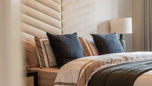 Images are for illustrative purposes only and may differ from the actual product.