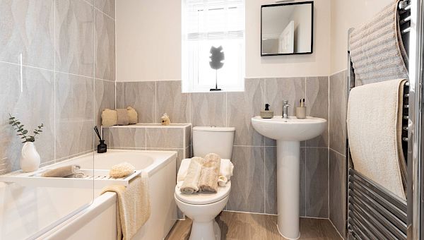 Images are for illustrative purposes only and may differ from the actual product.