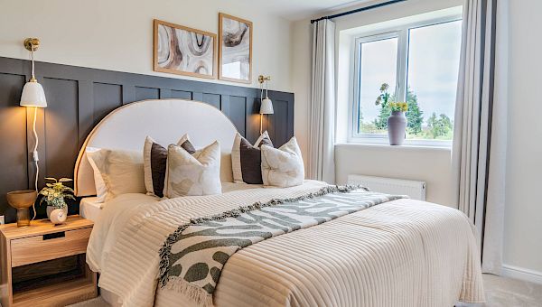 Images are for illustrative purposes only and may differ from the actual product.