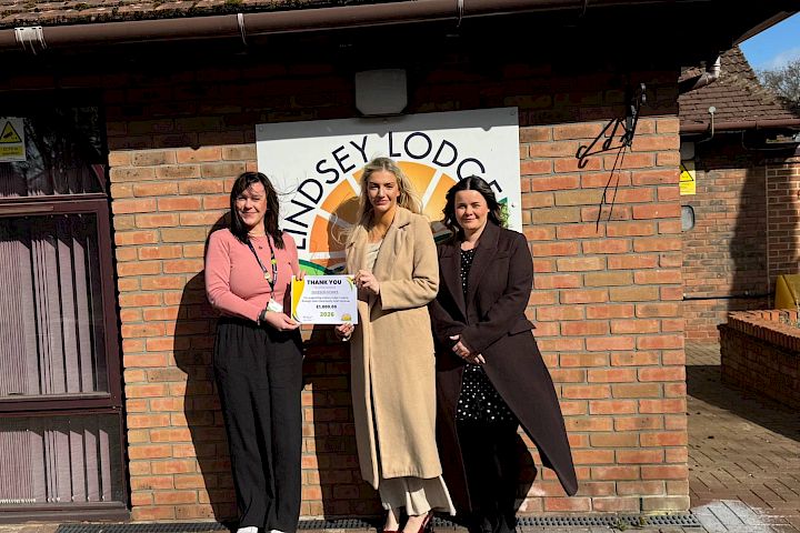 Gleeson colleagues donate £1,000 to Lindsey Lodge Hospice and Healthcare